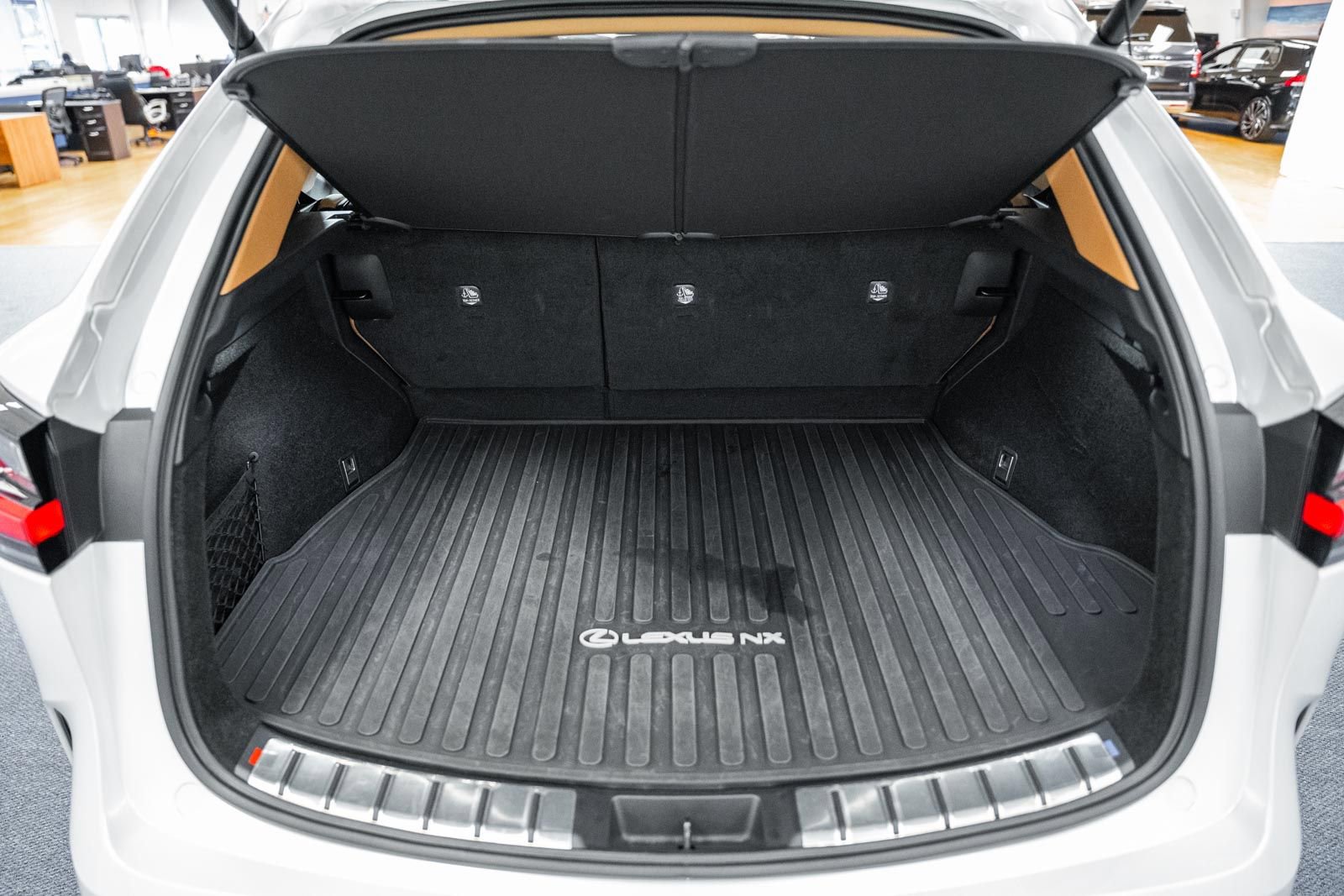 Used 2022 Lexus NX 350h AWD image 22