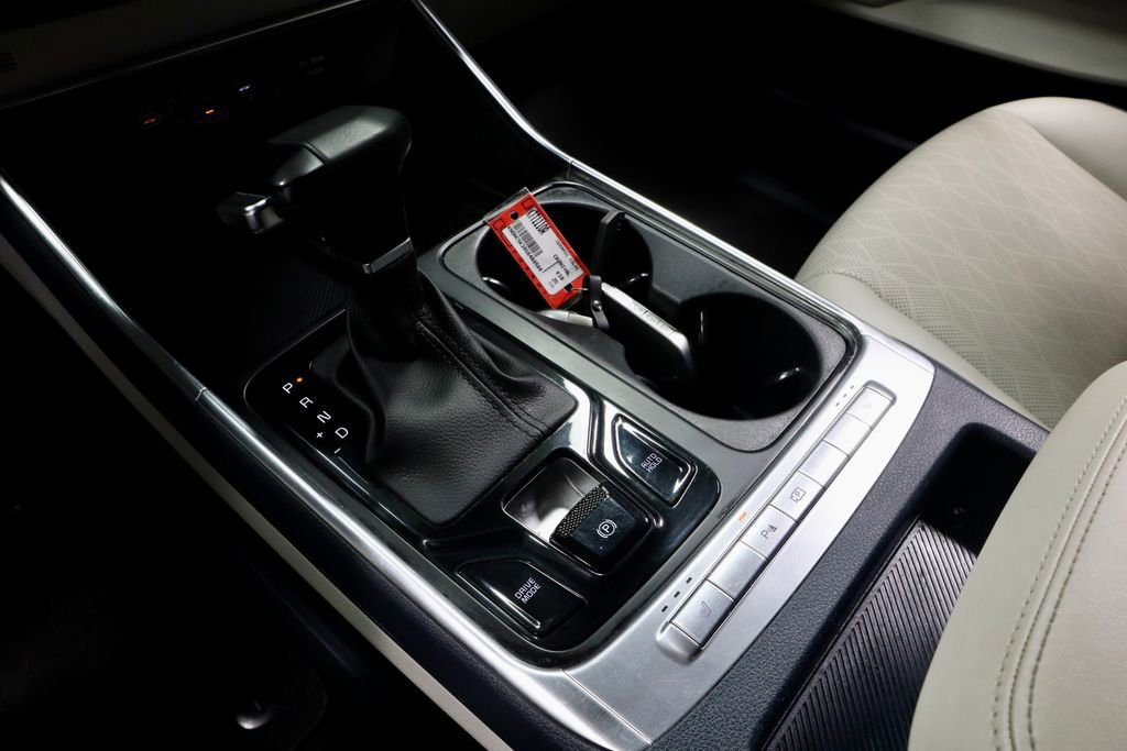 Used 2025 Kia Carnival EX image 36