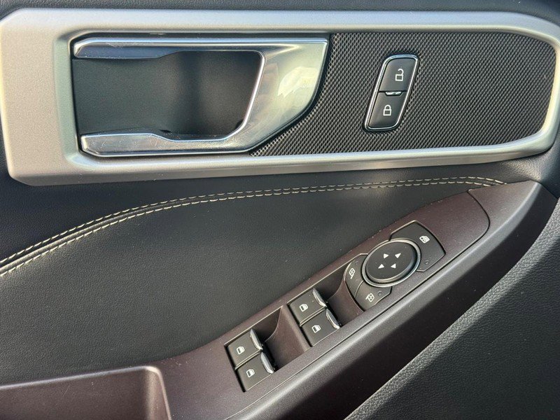 Certified 2020 Ford Explorer XLT w/ Equipment Group 202A image 26