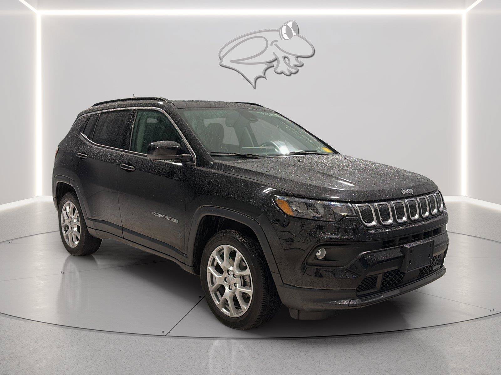 Used 2022 Jeep Compass Latitude w/ Sun and Sound Group AWD/4WD image 7
