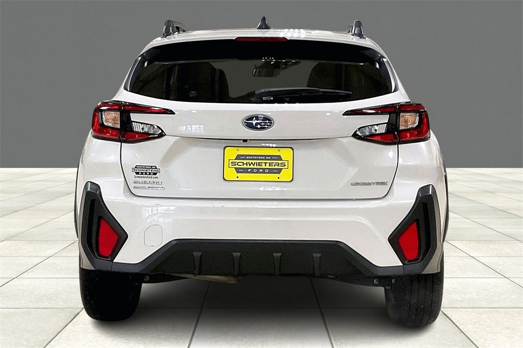 Used 2024 Subaru Crosstrek 2.0i Premium image 4