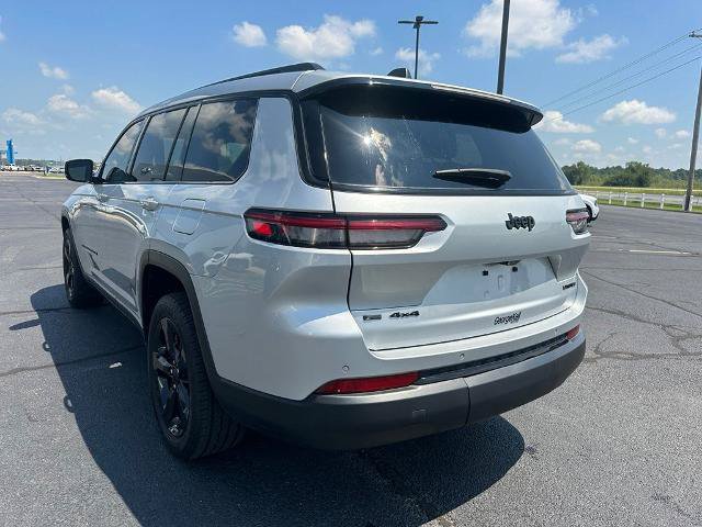 Used 2023 Jeep Grand Cherokee L Limited w/ Black Appearance Package AWD/4WD image 24