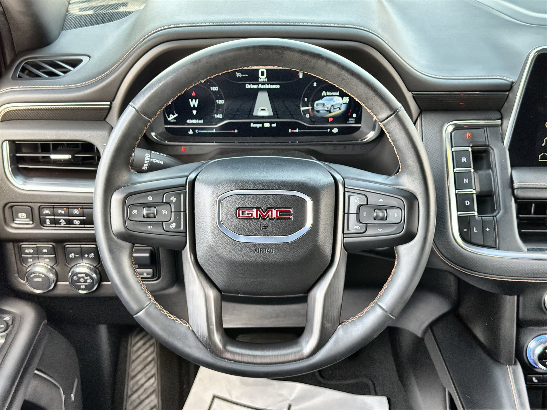 Used 2024 GMC Yukon AT4 w/ Technology Package AWD/4WD image 14
