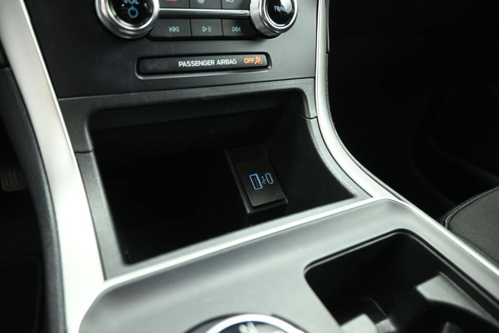Certified 2023 Ford Edge SE w/ Black Appearance Package AWD/4WD image 18