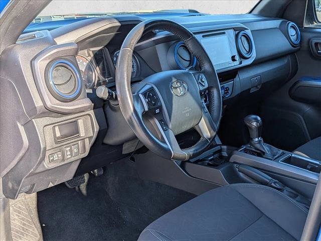 Used 2018 Toyota Tacoma TRD Off-Road AWD/4WD image 9