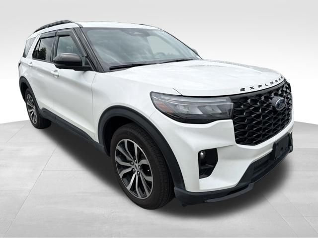 Certified 2025 Ford Explorer ST-Line AWD/4WD image 2