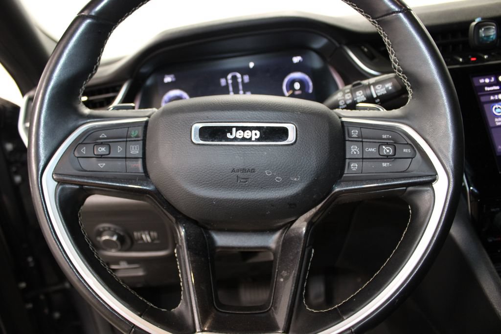 Used 2022 Jeep Grand Cherokee Altitude RWD image 30