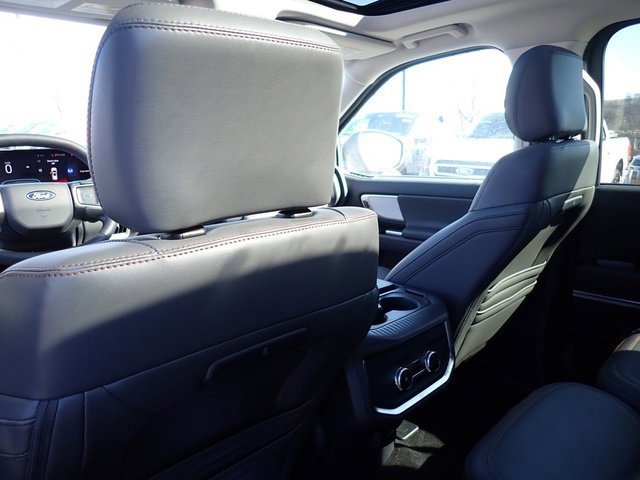 Certified 2025 Ford Expedition Active image 19