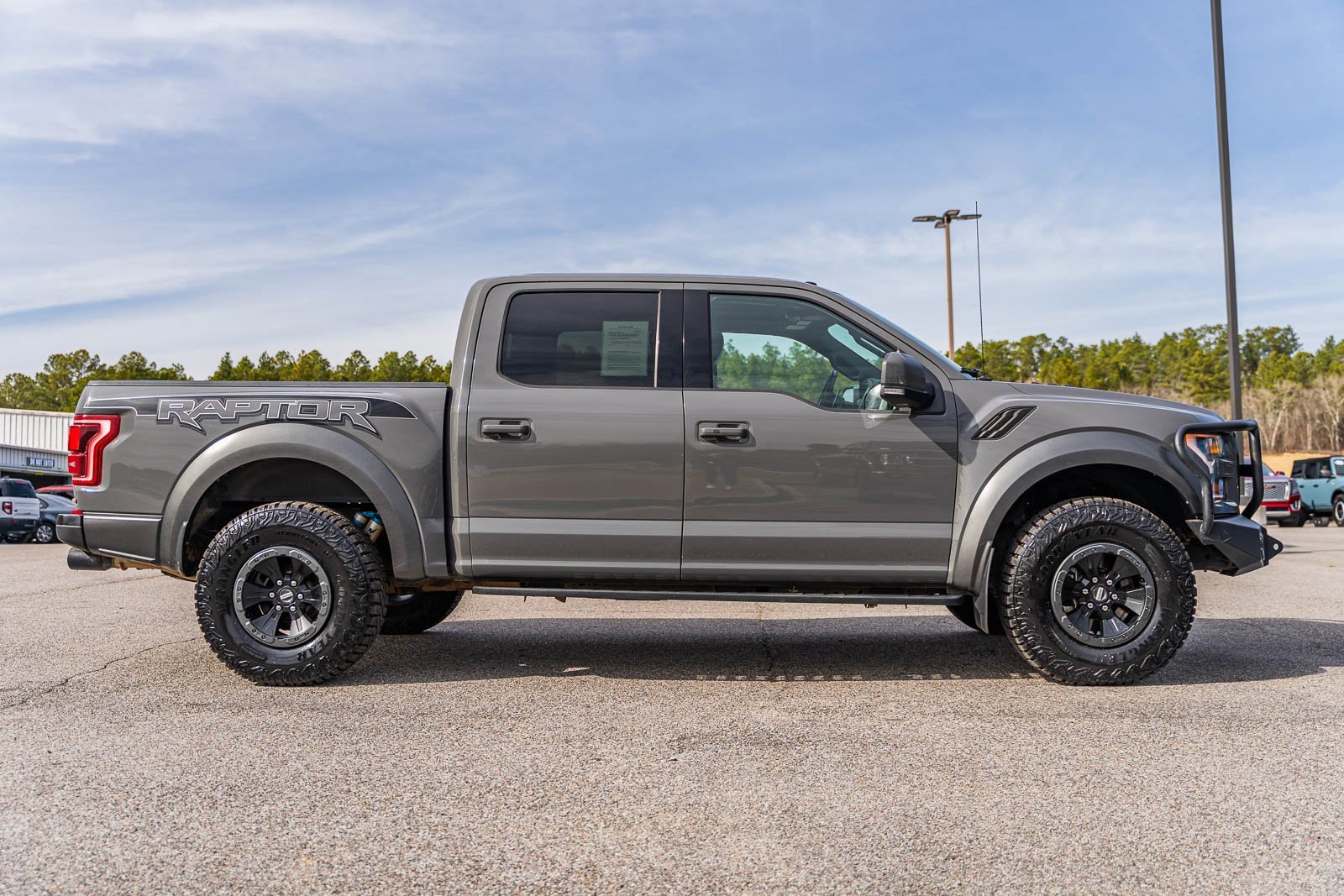 Certified 2018 Ford F150 Raptor w/ Equipment Group 802A Luxury image 5