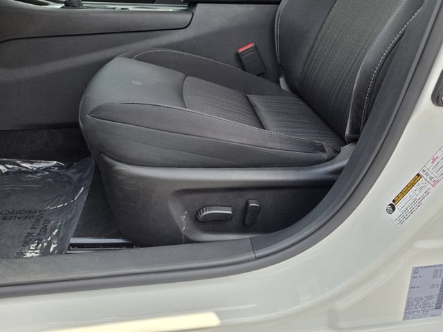 Used 2025 Nissan Altima 2.5 SV FWD image 13