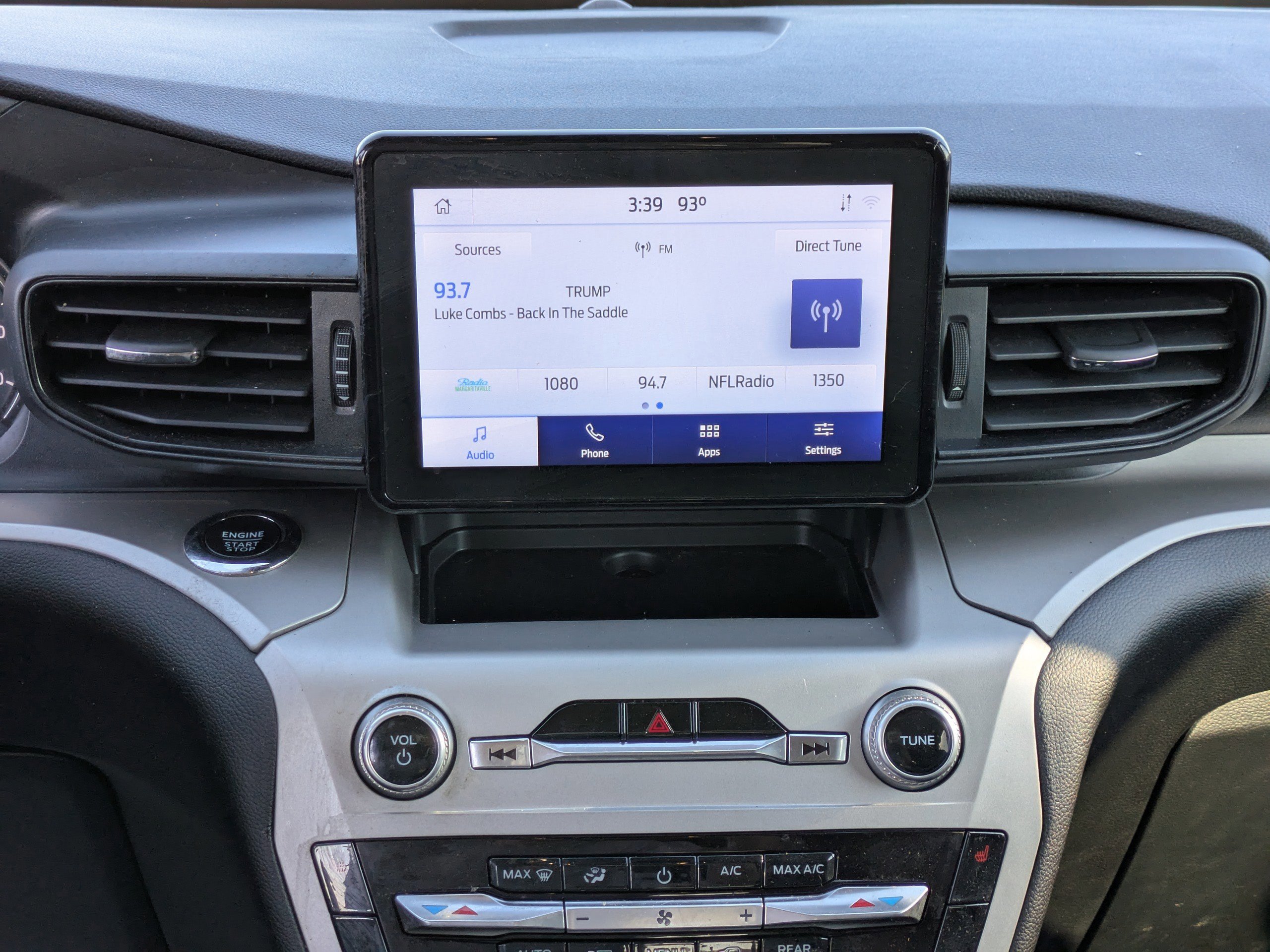 Certified 2022 Ford Explorer XLT image 17