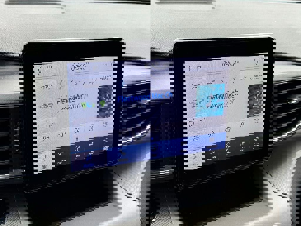 Certified 2022 Ford Explorer XLT w/ Equipment Group 202A image 31