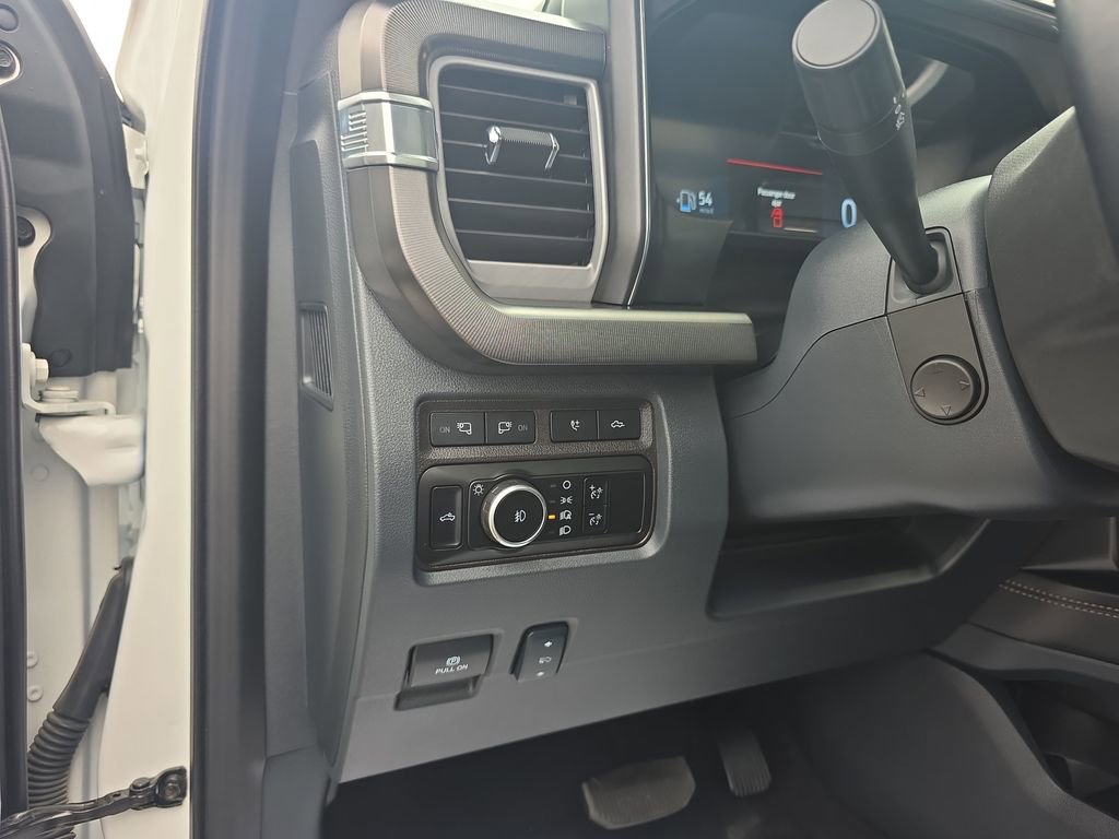 Certified 2024 Ford F250 Platinum w/ Tremor Off-Road Package AWD/4WD image 27