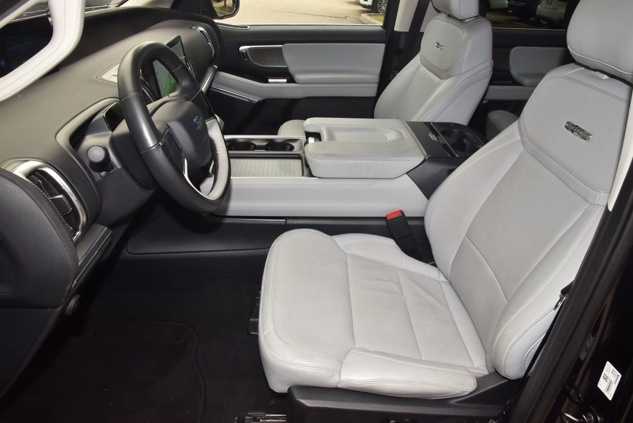 Certified 2025 Ford Expedition Platinum AWD/4WD image 14