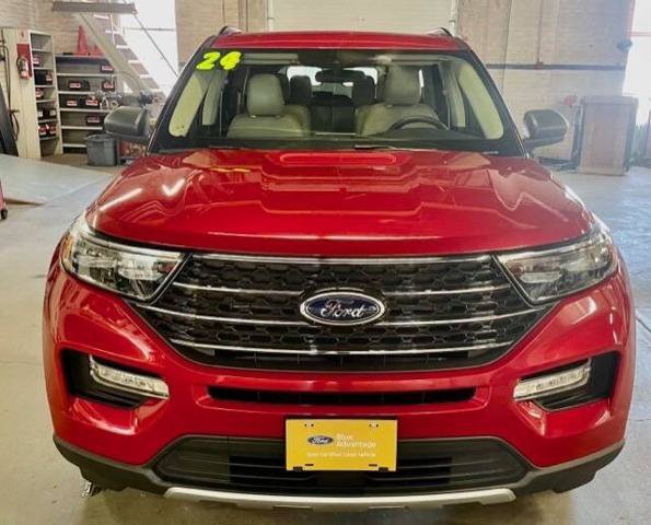 Certified 2024 Ford Explorer XLT w/ Equipment Group 202A AWD/4WD image 2