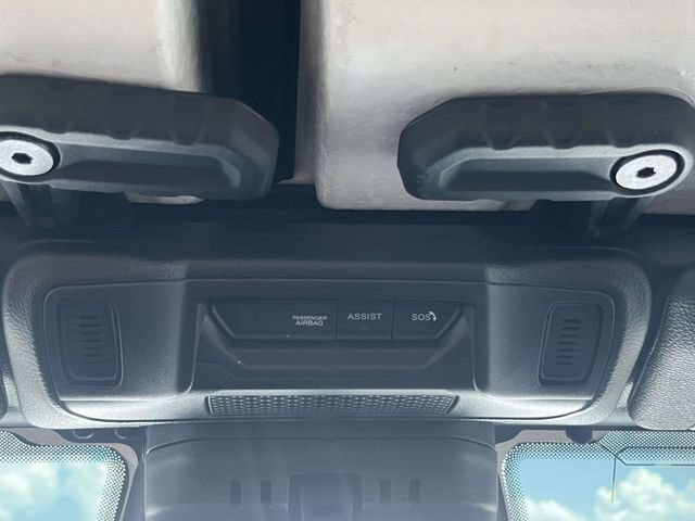 Used 2025 Jeep Wrangler Unlimited Sahara AWD/4WD image 33