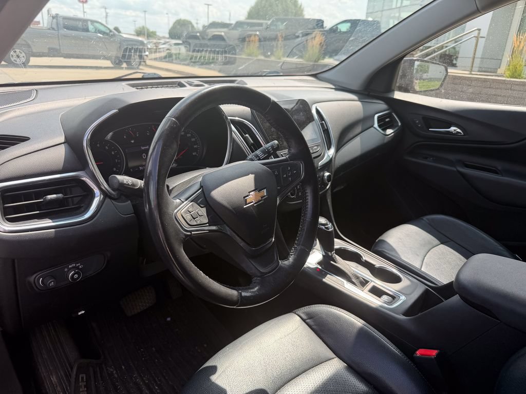 Used 2019 Chevrolet Equinox LT w/ Sun & Navigation Package AWD/4WD image 9