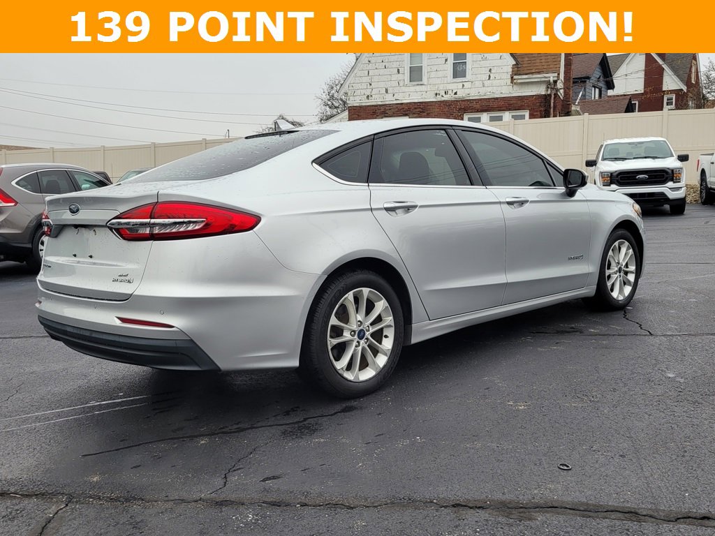 Certified 2019 Ford Fusion SE image 3