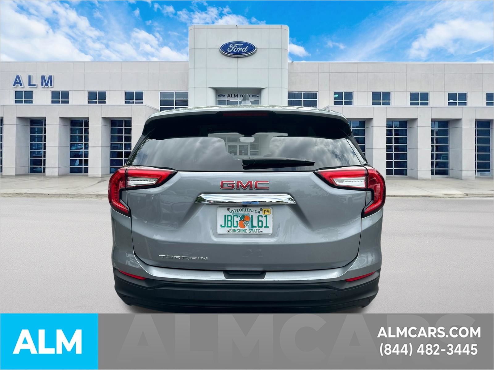 Used 2024 GMC Terrain SLE FWD image 6