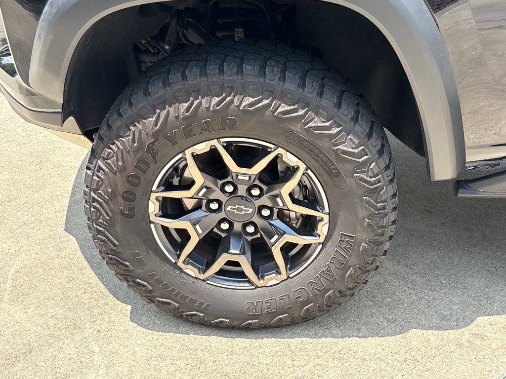 Used 2024 Chevrolet Colorado ZR2 w/ ZR2 Convenience Package III AWD/4WD image 12