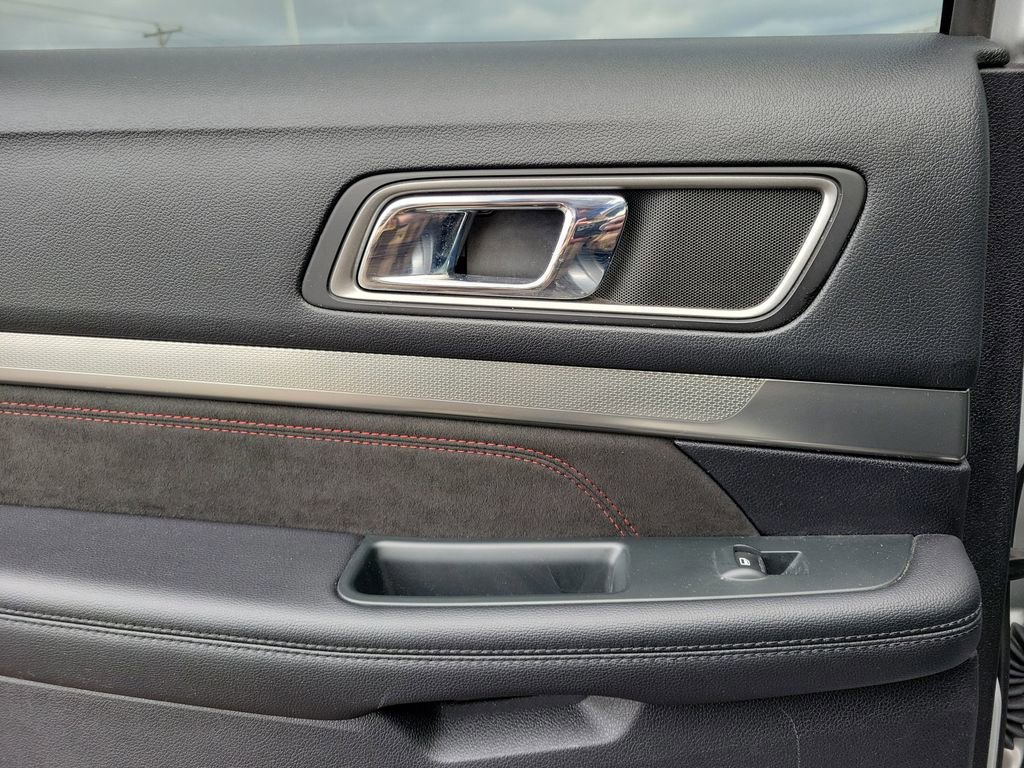 Certified 2021 Ford F150 XLT w/ Equipment Group 302A High image 14