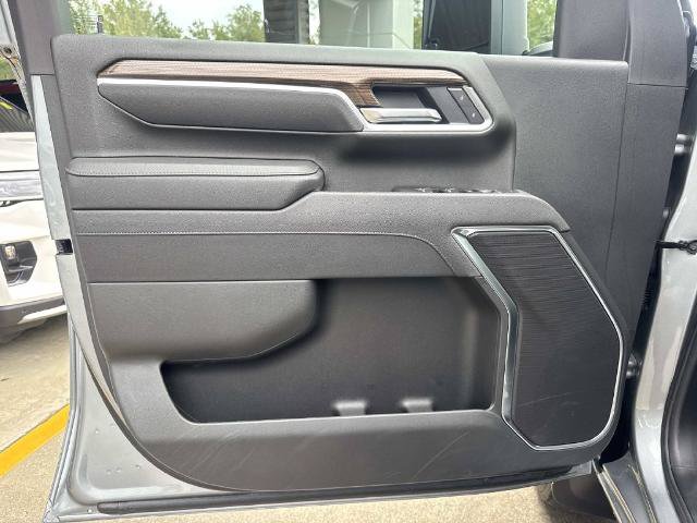 Used 2025 Chevrolet Silverado 3500 LT AWD/4WD image 18