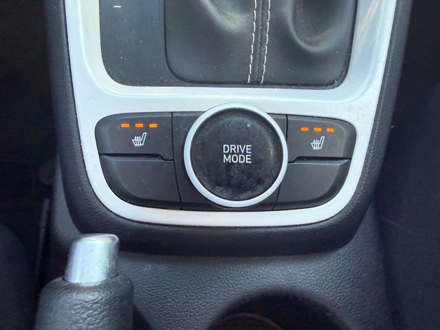 Used 2024 Hyundai Venue Limited FWD image 27