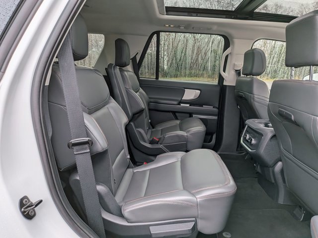 Certified 2025 Ford Expedition Active image 32