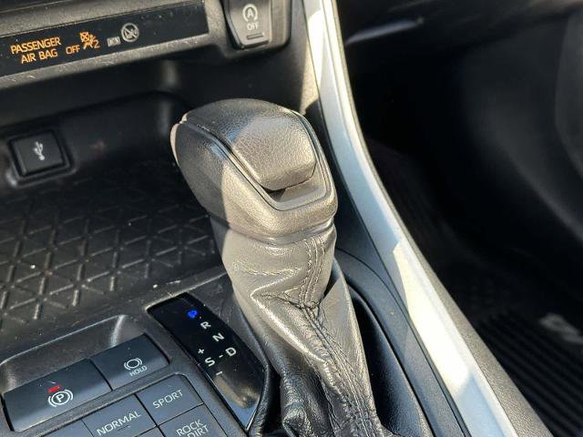 Used 2021 Toyota RAV4 XLE AWD/4WD image 37