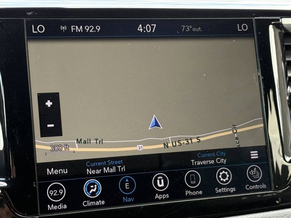 Used 2020 Chrysler Pacifica Touring-L Plus image 32