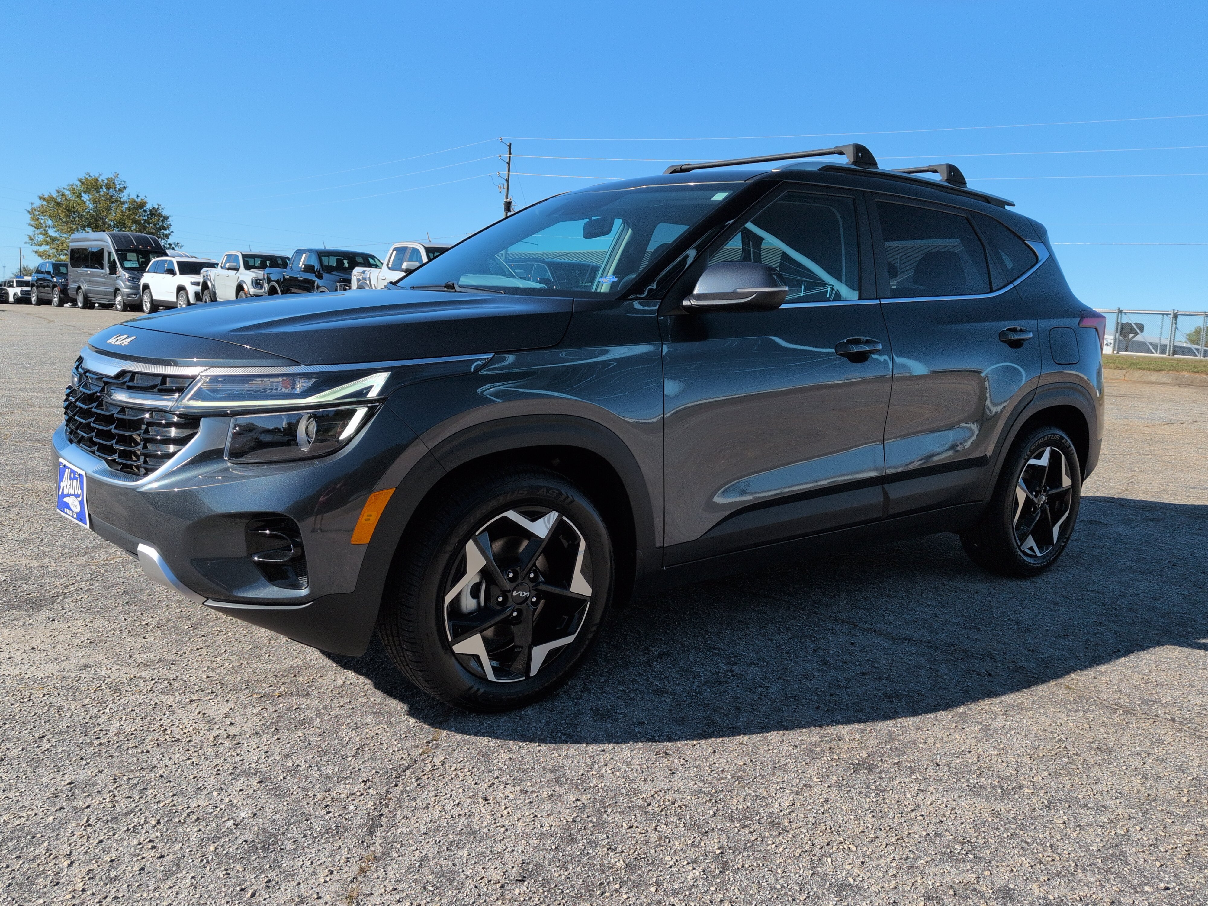 Used 2024 Kia Seltos EX FWD image 6