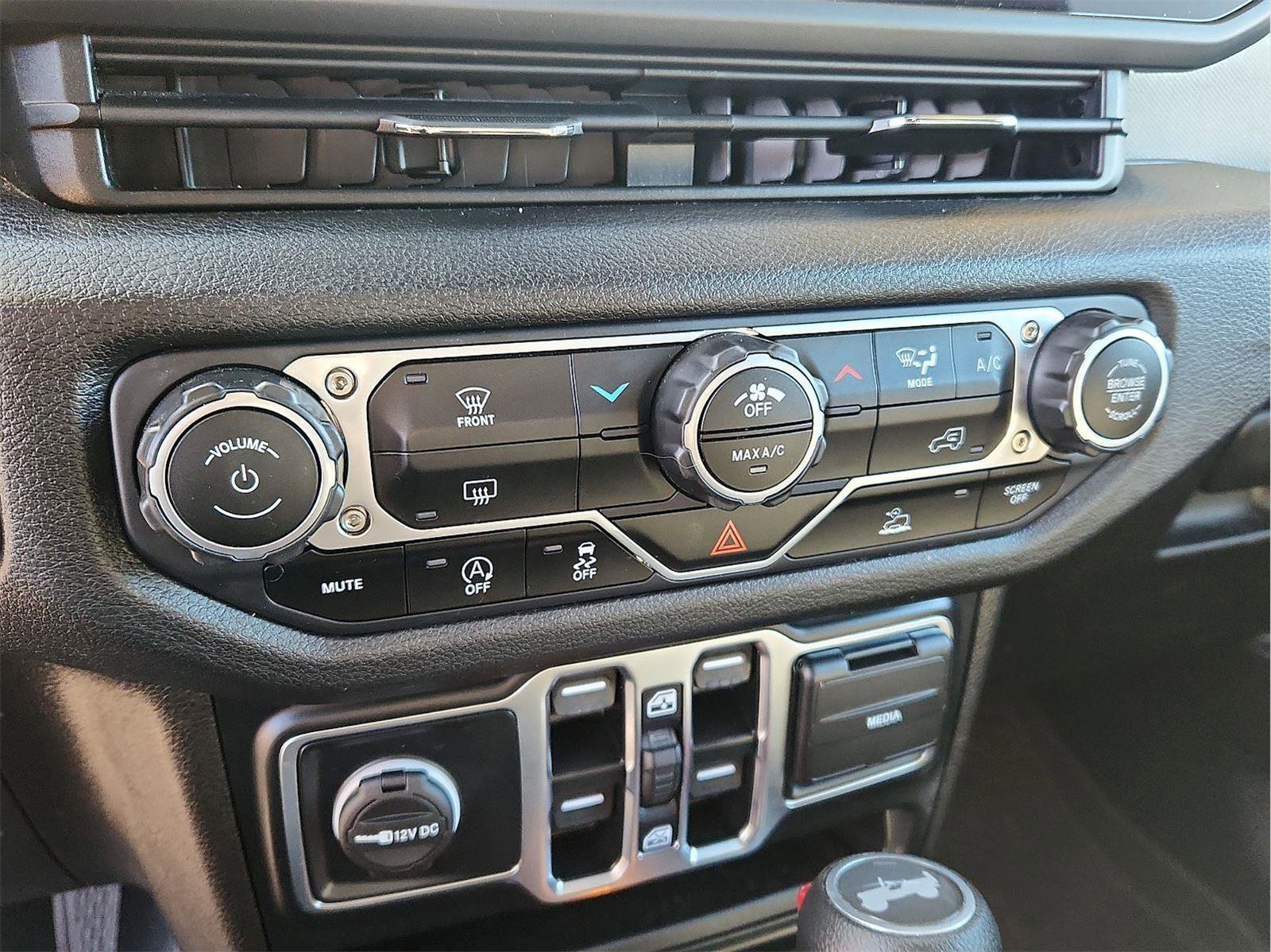 Used 2024 Jeep Wrangler Sport S image 15