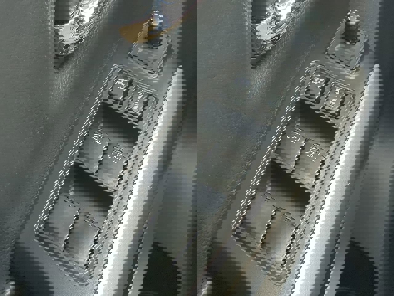 Used 2021 Nissan Titan SV w/ SV Convenience Package image 22