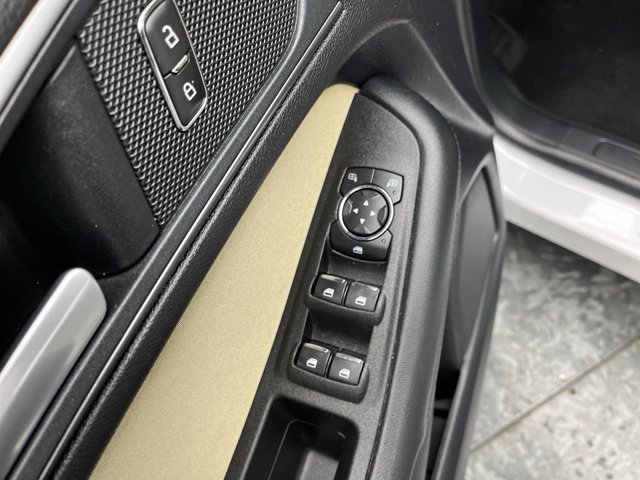 Certified 2019 Ford Edge SE w/ Cargo Accessory Package AWD/4WD image 8