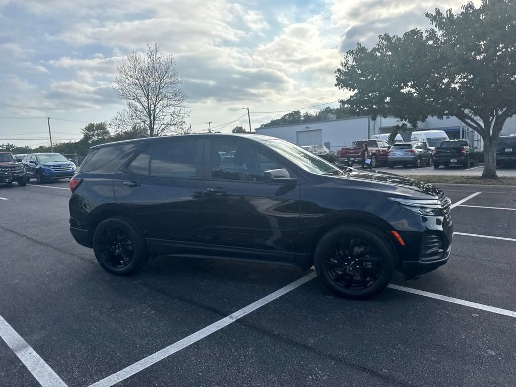 Used 2024 Chevrolet Equinox LS w/ Midnight Edition FWD image 4