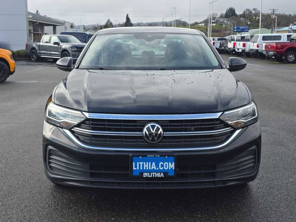 Used 2024 Volkswagen Jetta SE image 9