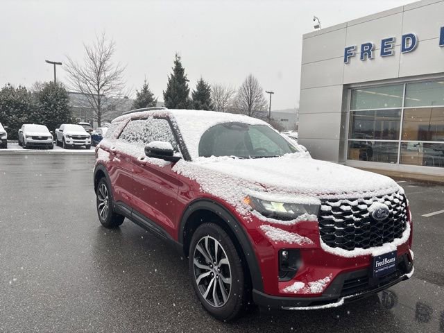 Certified 2025 Ford Explorer ST-Line image 1