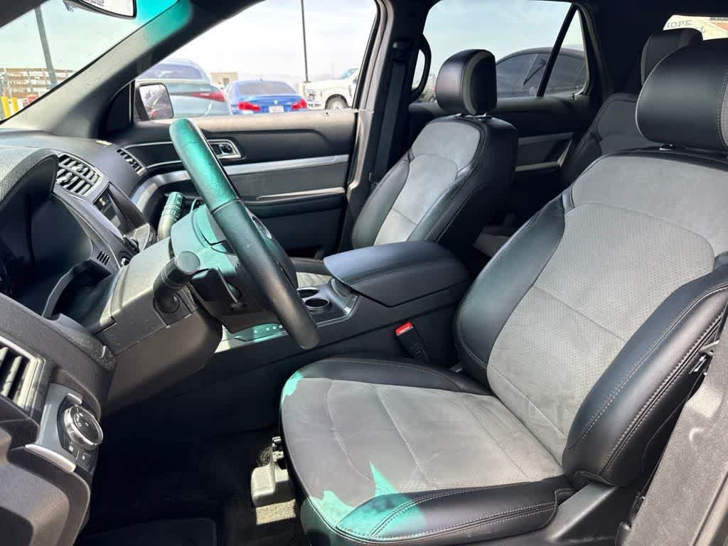 Certified 2017 Ford Explorer XLT w/ Equipment Group 202A FWD image 10