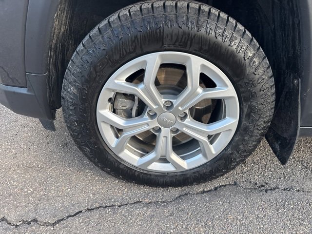 Used 2024 Jeep Compass Latitude image 10