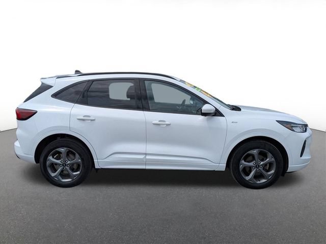 Certified 2023 Ford Escape ST-Line Select w/ Tech Pack #2 AWD/4WD image 2