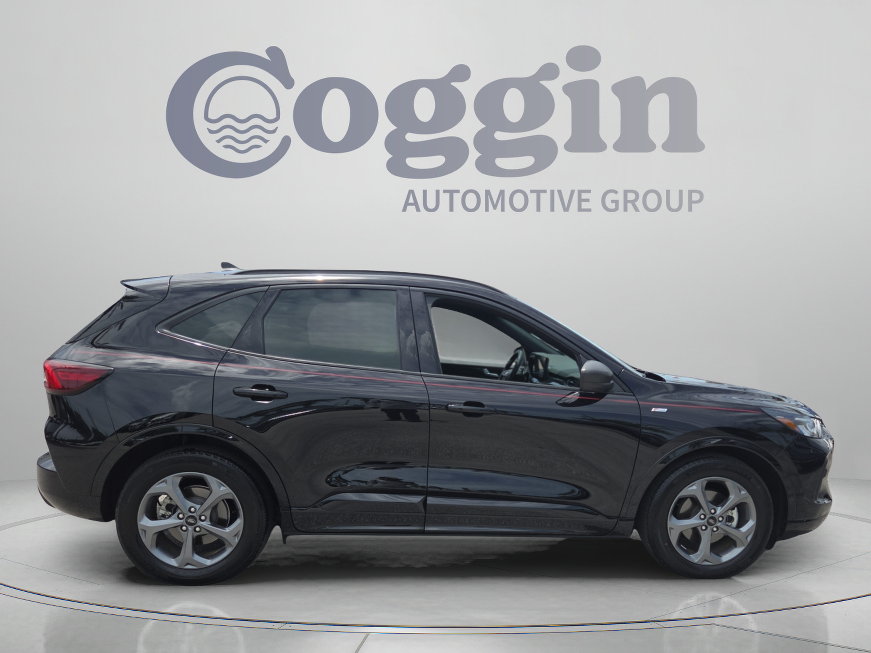 Certified 2023 Ford Escape ST-Line w/ Tech Pack #1 FWD image 6