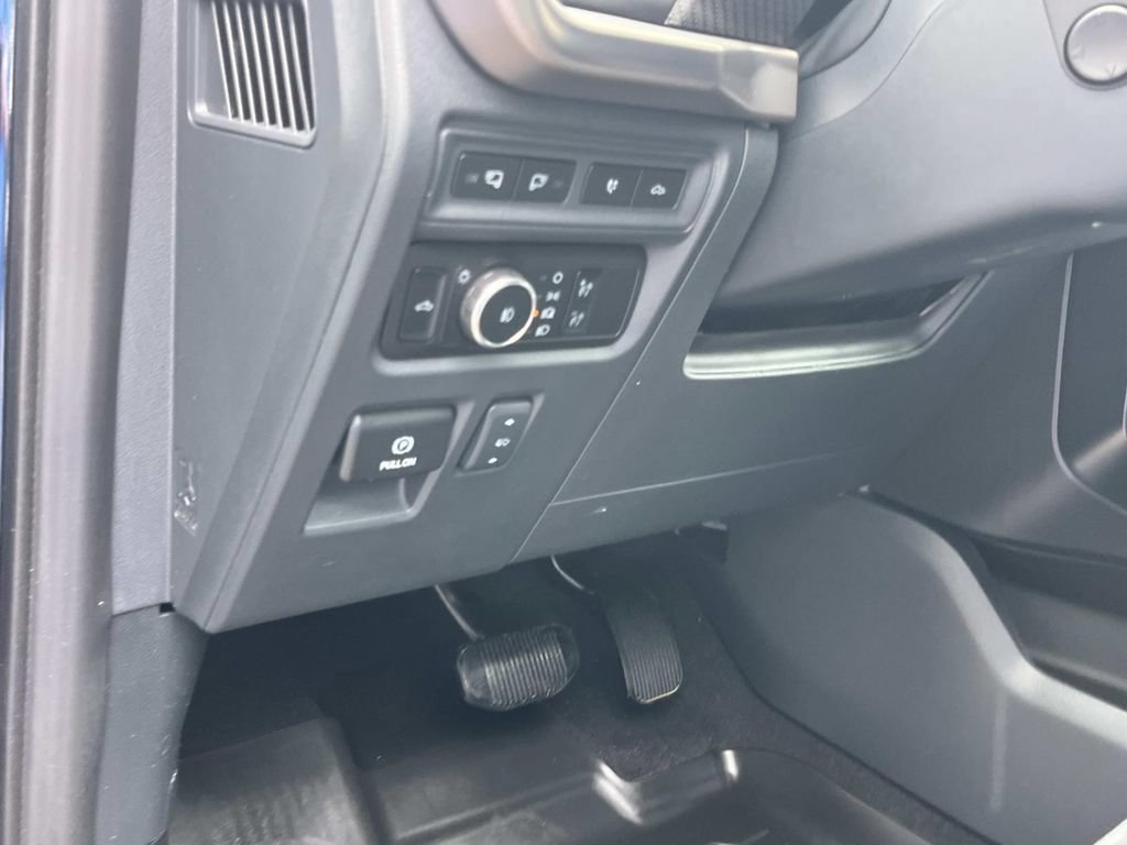 Certified 2023 Ford F150 Raptor w/ Raptor Carbon Fiber Package AWD/4WD image 36