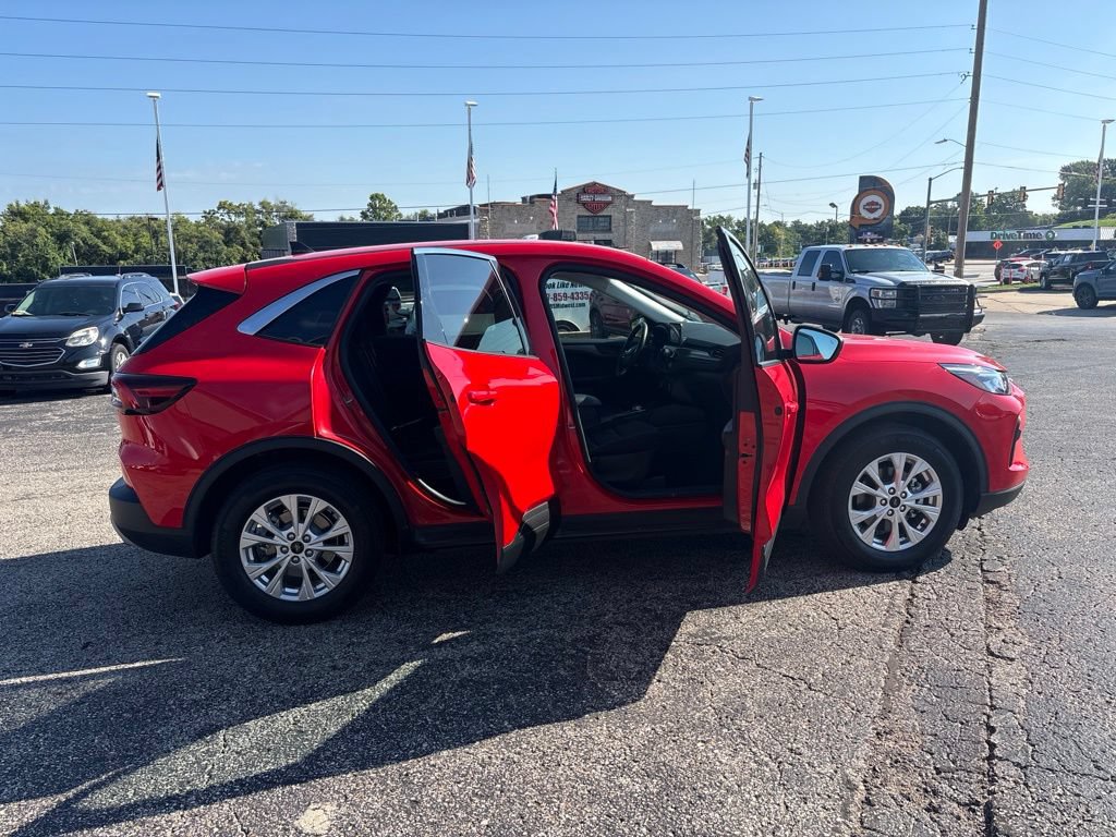 Certified 2024 Ford Escape Active w/ Cold Weather Package FWD image 8