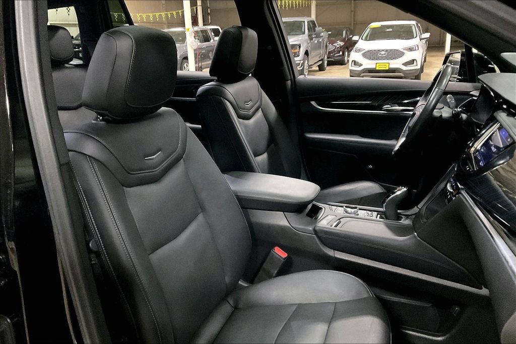 Used 2024 Cadillac XT6 Premium Luxury AWD/4WD image 7