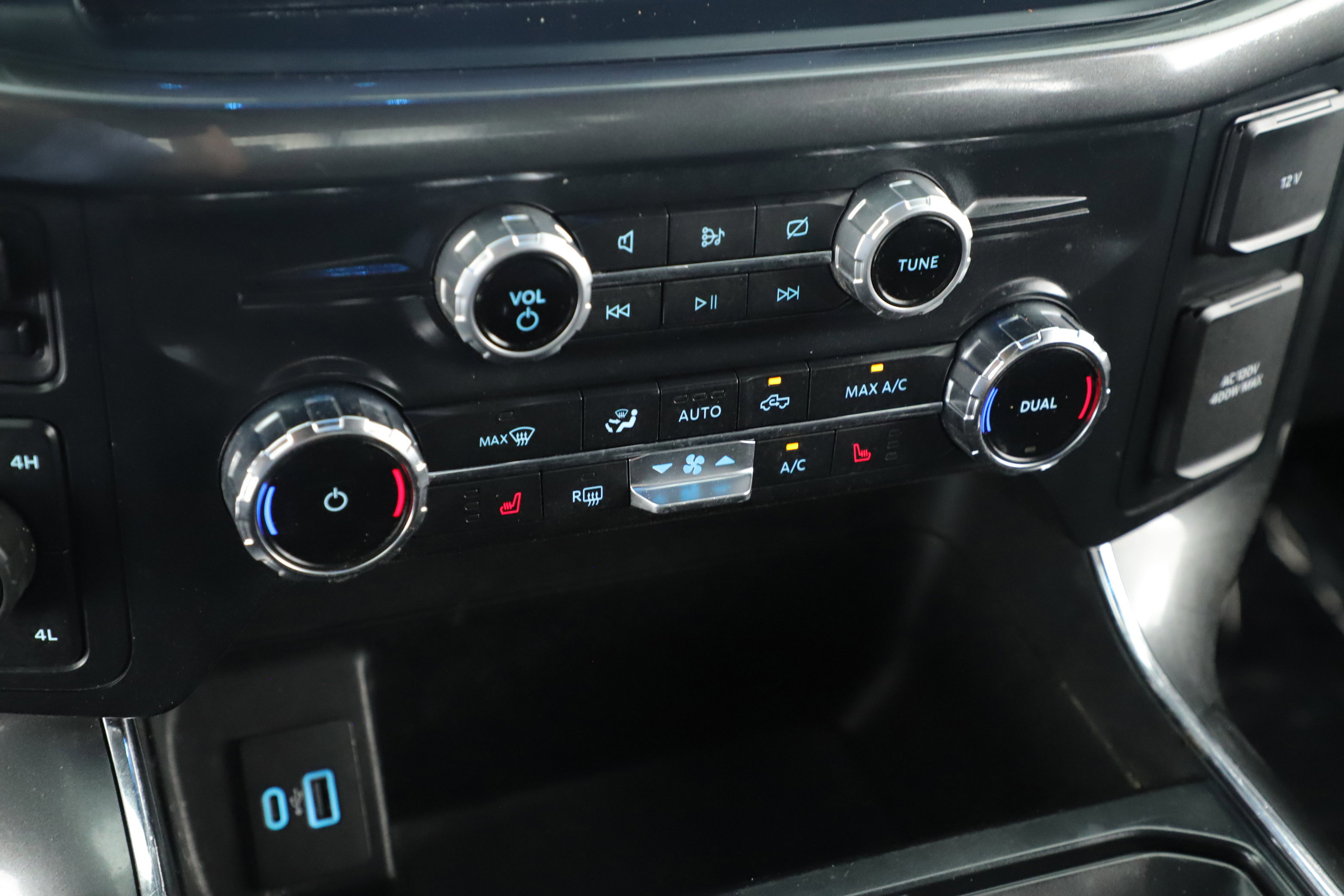 Certified 2022 Ford F150 XLT w/ Equipment Group 302A High image 17