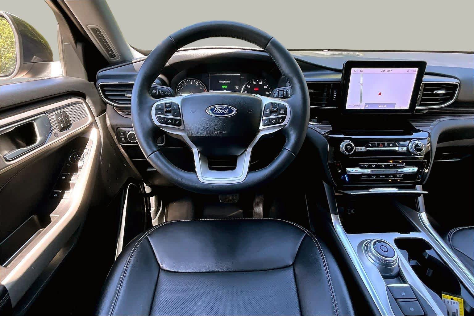 Certified 2023 Ford Explorer Limited w/ Hybrid Equipment Group 310A AWD/4WD image 6