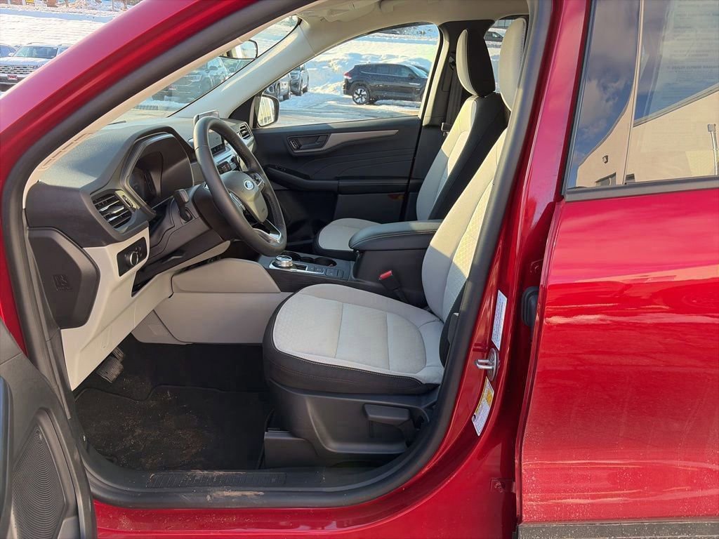 Certified 2025 Ford Escape Active w/ Cold Weather Package image 11