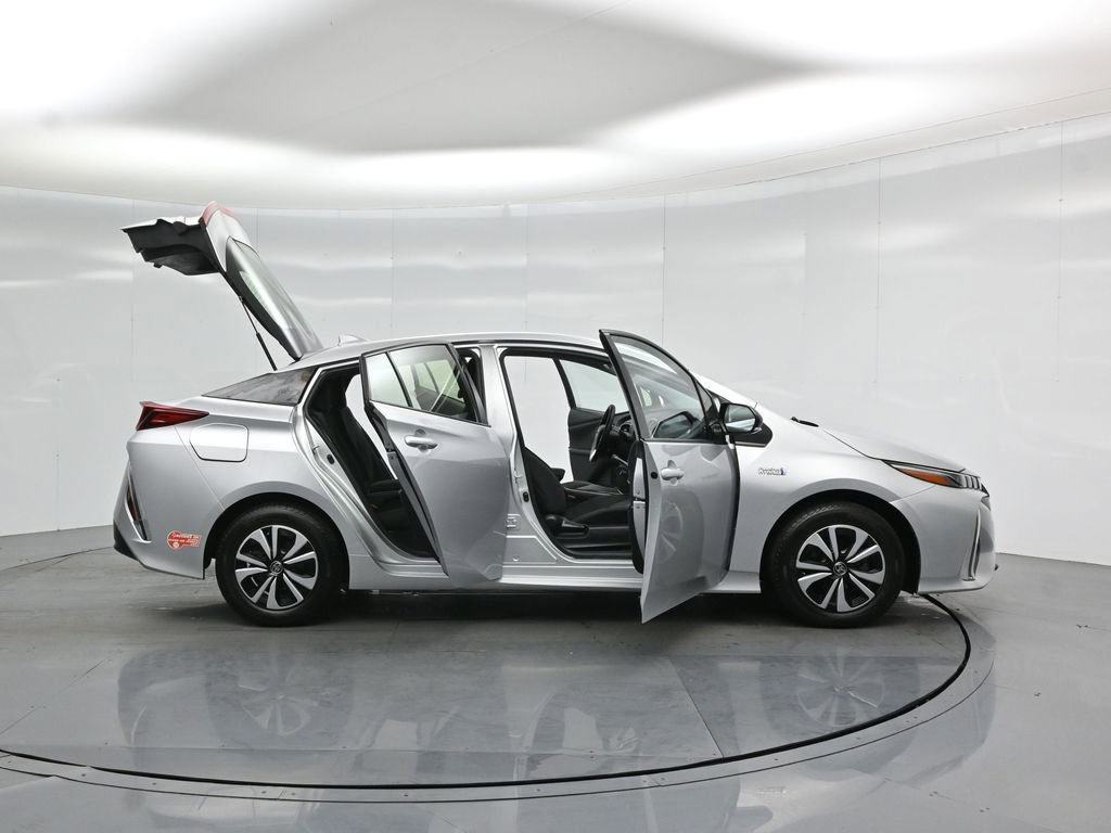 Used 2018 Toyota Prius Prime Plus w/ Carpet Mat Package FWD image 5