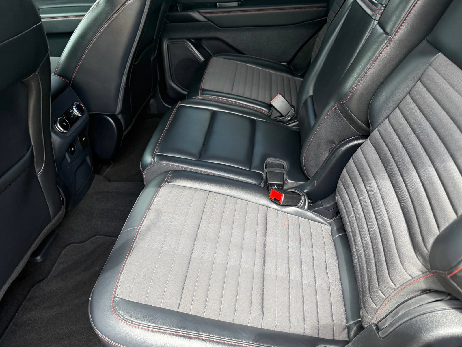 Certified 2025 Ford Explorer ST-Line RWD image 18