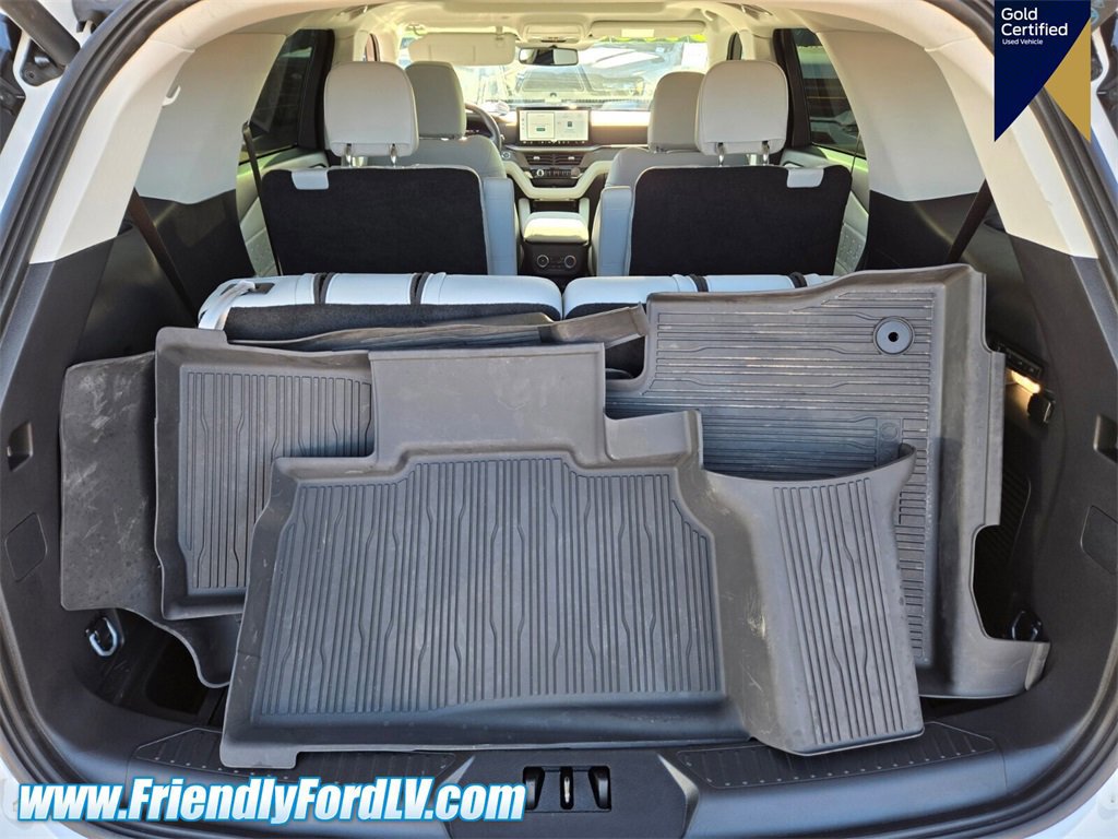 Certified 2025 Ford Explorer Platinum w/ Ultimate Package image 12